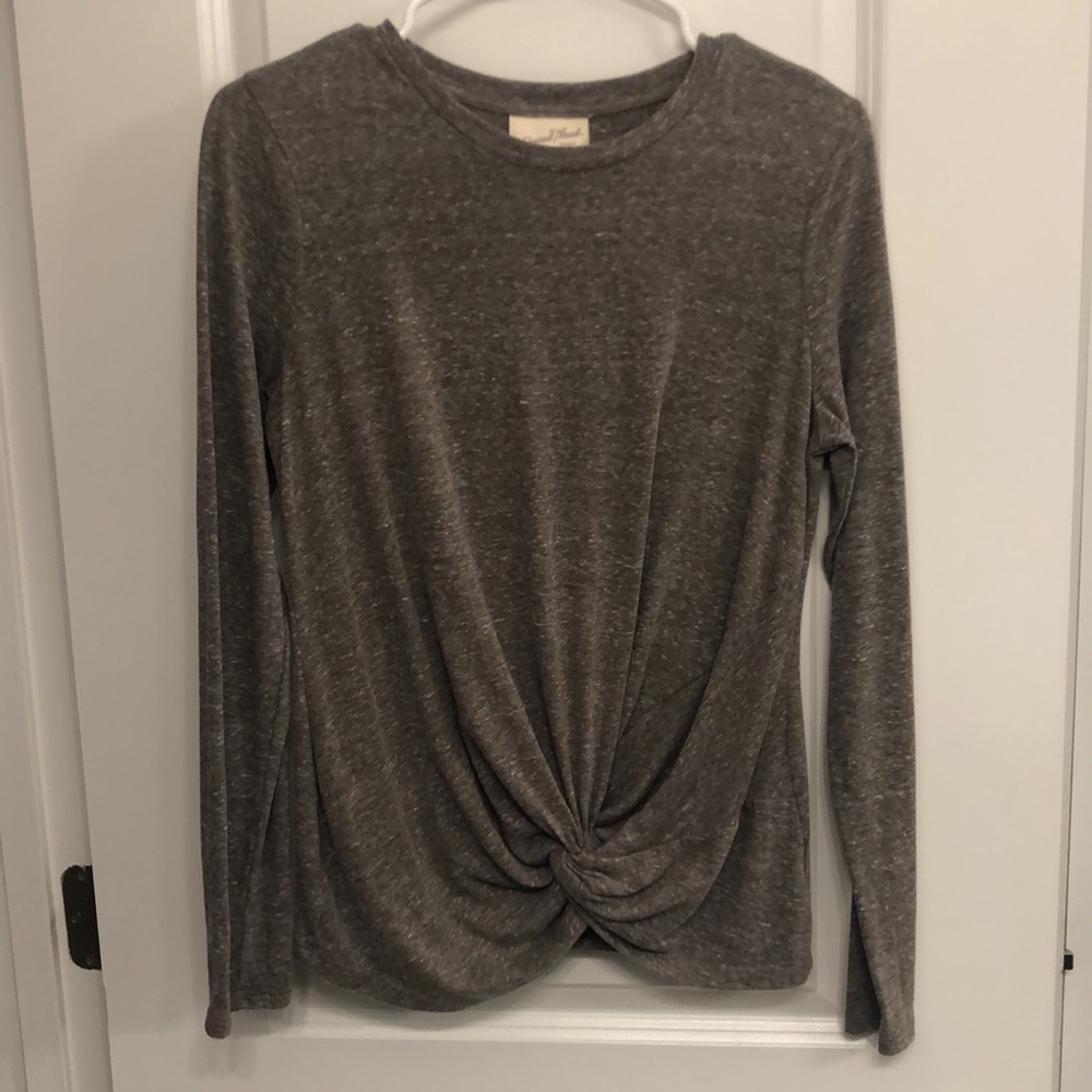 Knotted long sleeve tee